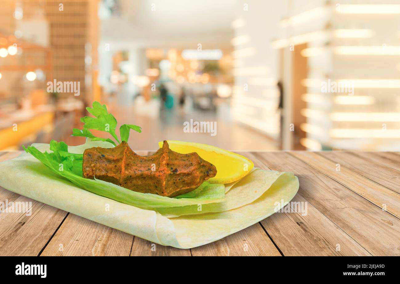 Planche en bois table vide haut sur d'arrière-plan flou. Table en bois brun Perspective Plus de flou en arrière-plan café - peut être utilisé des maquettes pour mont Banque D'Images Planche en bois table vide haut sur d'arrière-plan flou. Table en bois brun Perspective Plus de flou en arrière-plan café - peut être utilisé des maquettes pour mont Banque D'Images