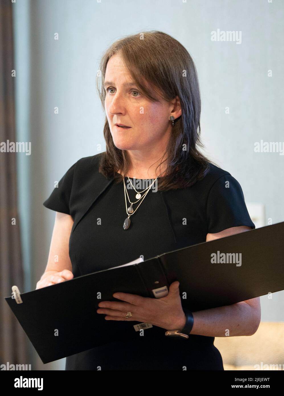 Maree Todd MSP parle lors d'un sommet sur les soins d'avortement qui s'est tenu à l'hôtel Hilton Edinburgh Carlton, à Édimbourg. Date de la photo: Lundi 27 juin 2022. Banque D'Images