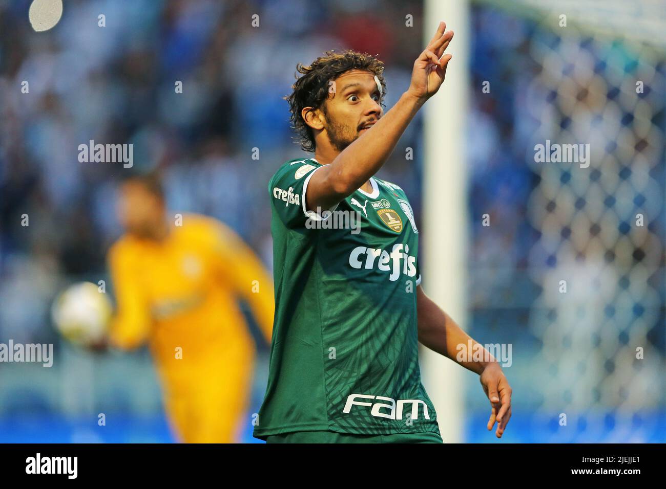 Gustavo Gómez do Palmeiras, durante a partida entre Avaí e Palmeiras, pela  14ª rodada do Campeonato Brasileiro Série A 2022, no Estádio da Ressacada  neste domingo 26. (Photo by pressinphoto/Sipa USA Stock