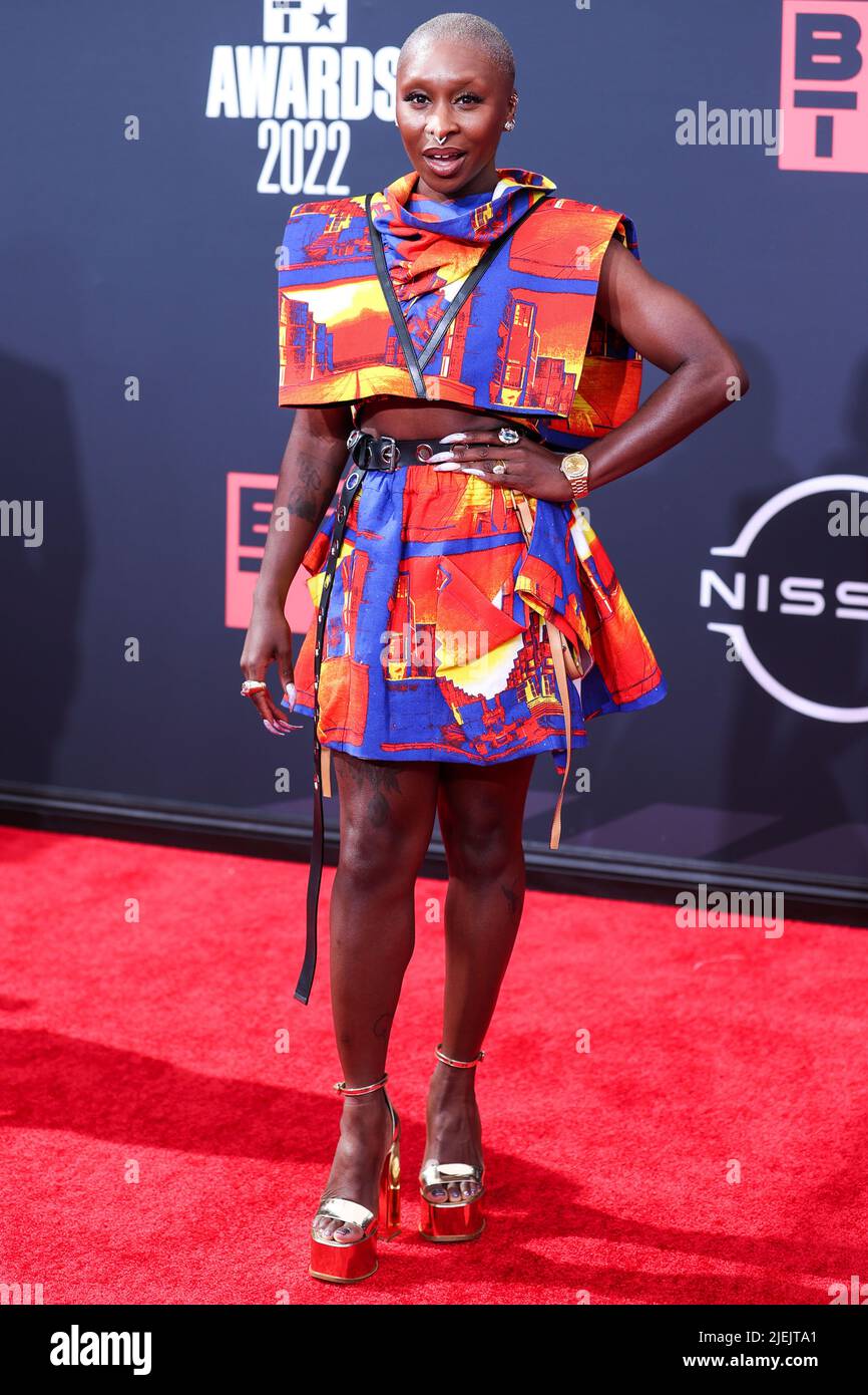 LOS ANGELES, CALIFORNIE, États-Unis - JUIN 26 : l'actrice anglaise Cynthia Erivo portant une tenue Louis Vuitton arrive aux BET Awards 2022 qui se tiennent au Microsoft Theatre de L.A. Vivez sur 26 juin 2022 à Los Angeles, Californie, États-Unis. (Photo de Xavier Collin/image Press Agency) Credit: Image Press Agency/Alay Live News Banque D'Images