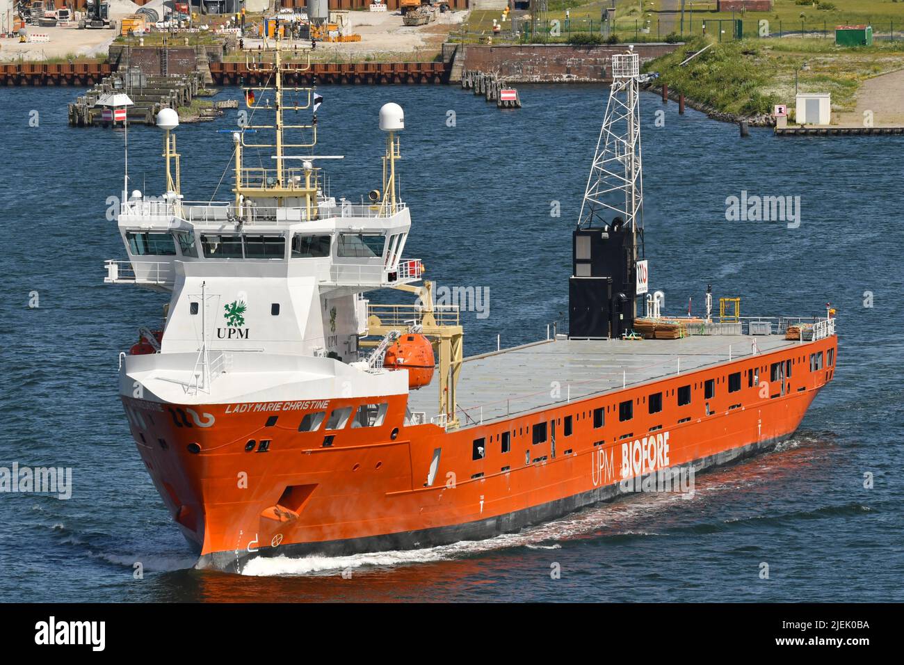 Bateau cargo général LADY MARIE CHRISTINE passant par le canal de Kiel Banque D'Images
