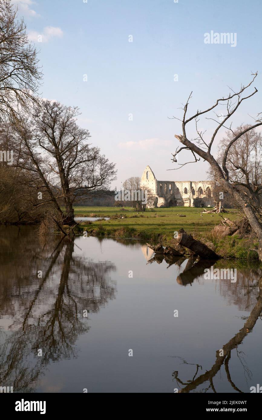 newark priory river wey ripley surrey angleterre Banque D'Images