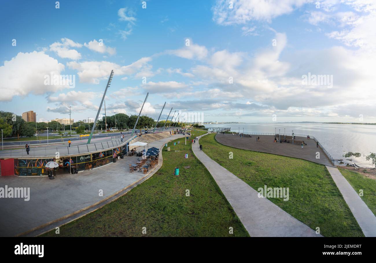 Parc Moacyr Scliar - Nouveau front de mer revitalisé de Guaiba (Orla do Guaiba) - Porto Alegre, Rio Grande do Sul, Brésil Banque D'Images