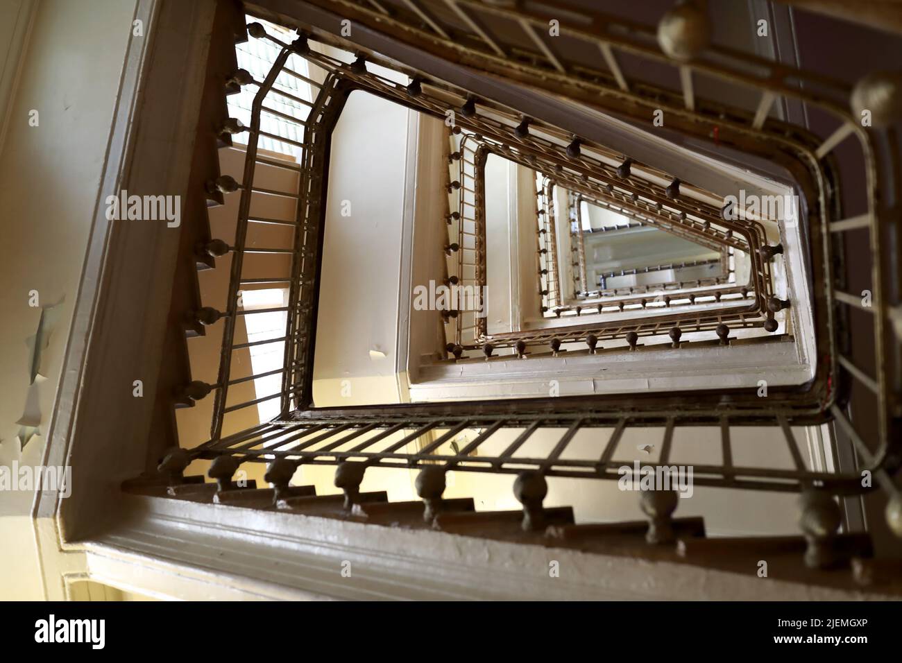 Partie de l'escalier de la vieille maison le matin Banque D'Images