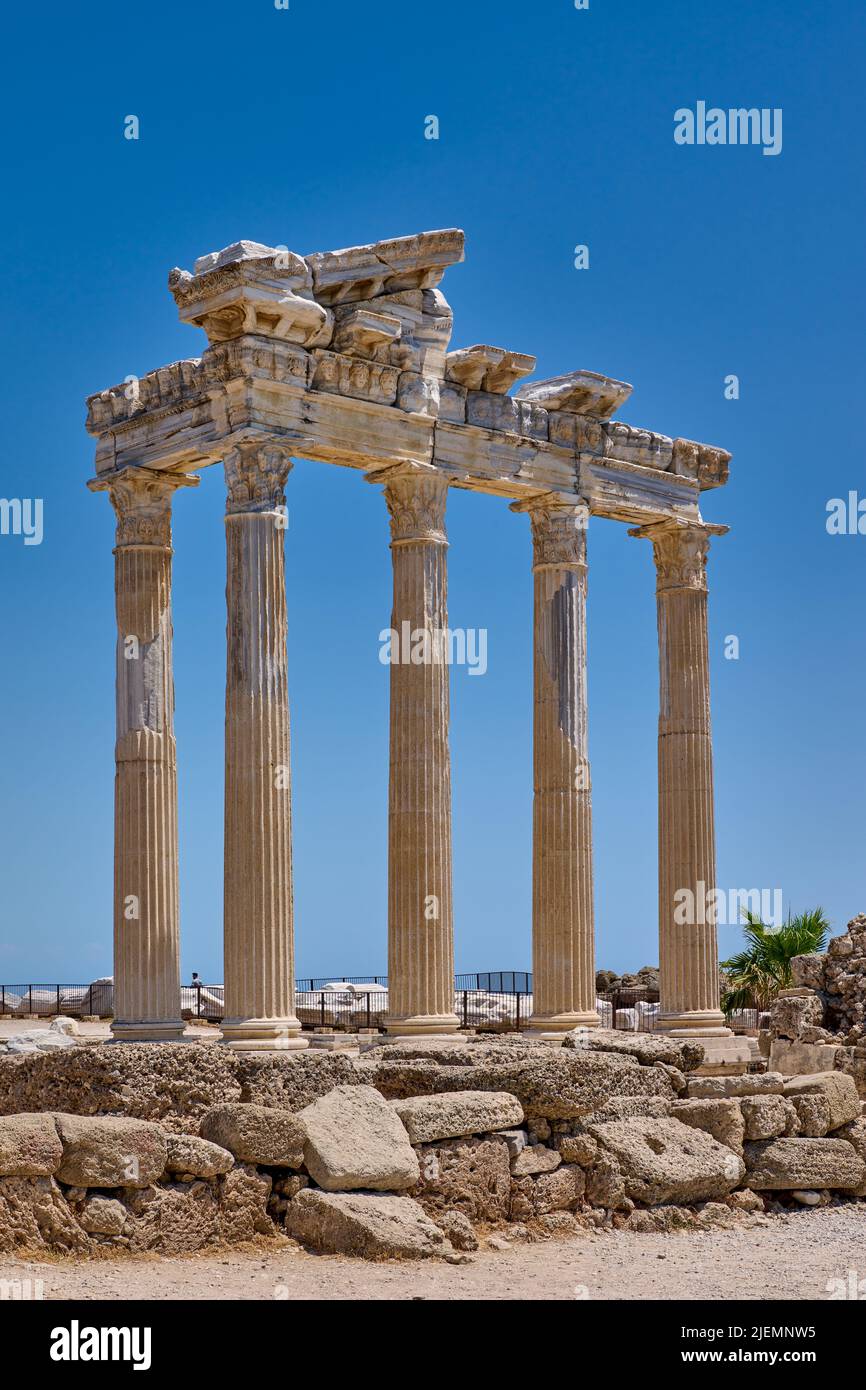 Temple Apollo en ruines de la ville romaine de Side, Antalya, Turquie Banque D'Images