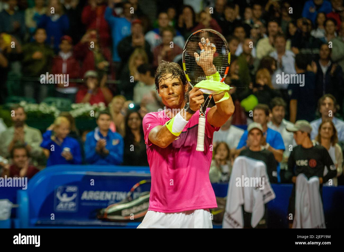 Rafael Nadal, joueur de tennis professionnel célèbre un nouveau titre ATP 250 à Buenos Aires. Banque D'Images