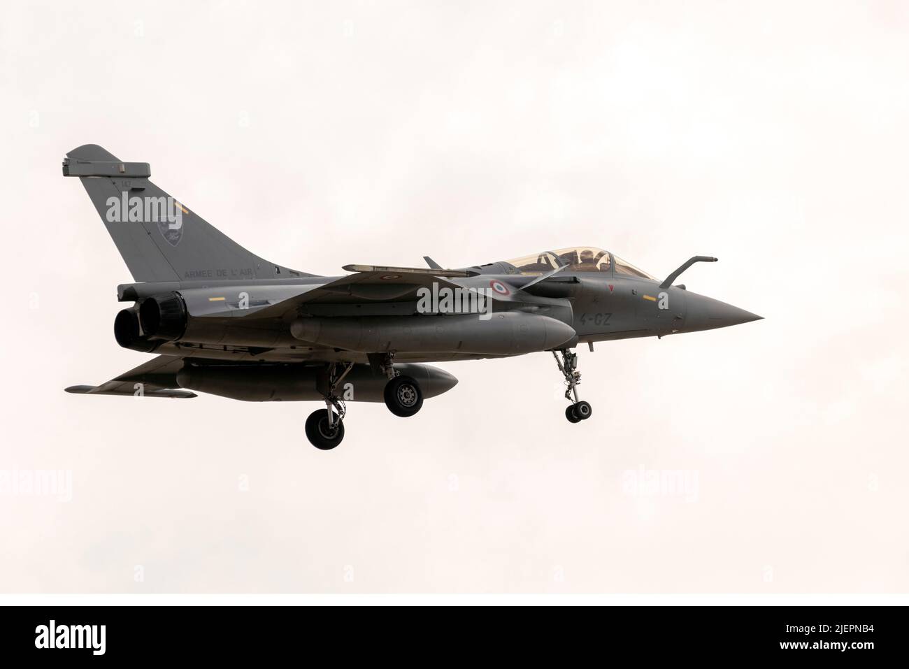 Force aérienne française Dassault Rafale C (REG: 140) piste d'atterrissage 13, partie du salon aérien de 2021. Banque D'Images