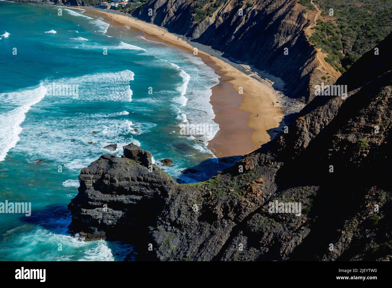 Plage d'Arrifana dans le sud-ouest de l'Alentejo et le parc naturel de la Costa Vicentina, Portugal Banque D'Images