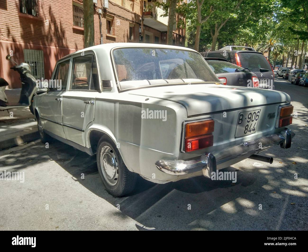 voiture de sport espagnole dans la rue. Siège 124 Banque D'Images