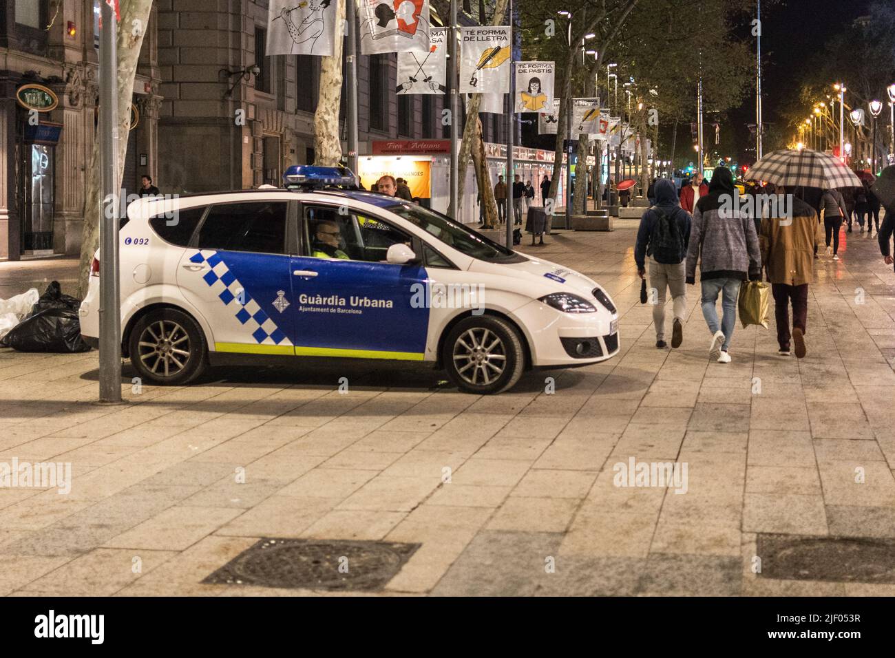 Voiture de police typique des rues de Barcelone: Siège Altea XL Banque D'Images