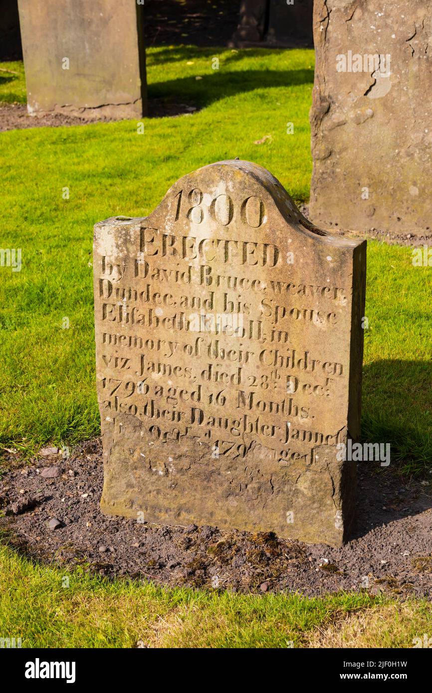 Pierres tombales dans le cimetière du cimetière de Howff. Dundee, Angus, Écosse Banque D'Images