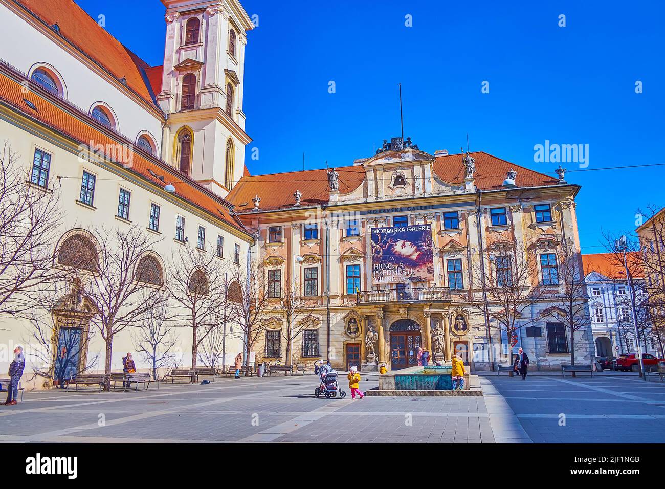 BRNO, RÉPUBLIQUE TCHÈQUE - 10 MARS 2022 : le grand palais du gouverneur de style baroque sur la place Moravie, sur 10 mars à Brno, République tchèque Banque D'Images