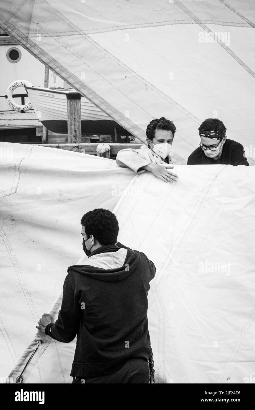 Formation des membres d'équipage de la goélette Bluenose II à Lunenburg, Nouvelle-Écosse, Canada. Banque D'Images