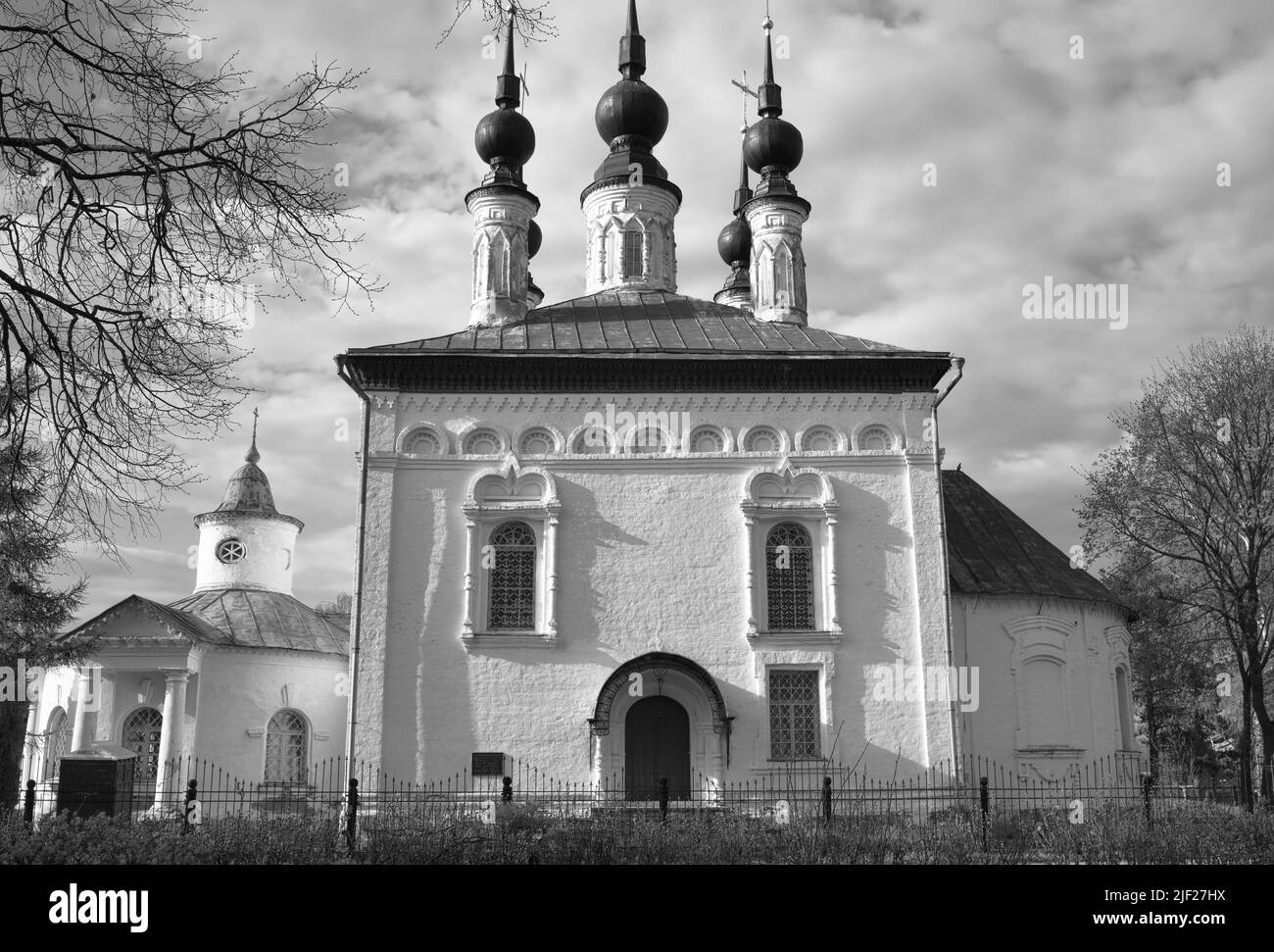 Le Temple de Constantine le Tsar à Suzdal. Église en pierre blanche de l'architecture russe du XVIIIe siècle. Russie, 2022 Banque D'Images