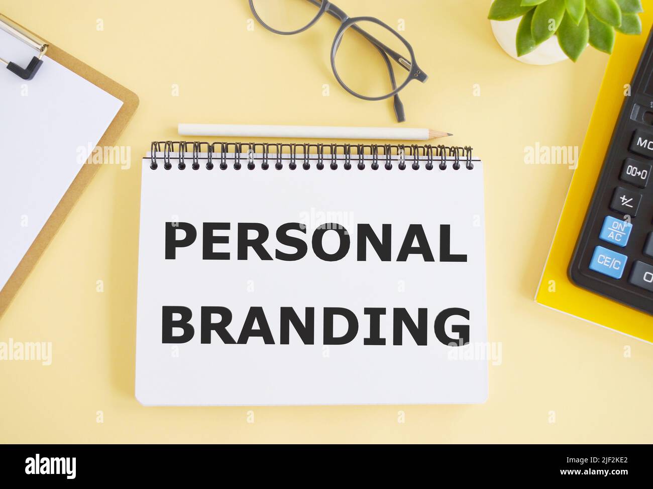 Image de marque personnelle, effort pour créer et influencer la perception publique d'un individu en les positionnant comme une autorité dans leur industrie, texte écrit Banque D'Images