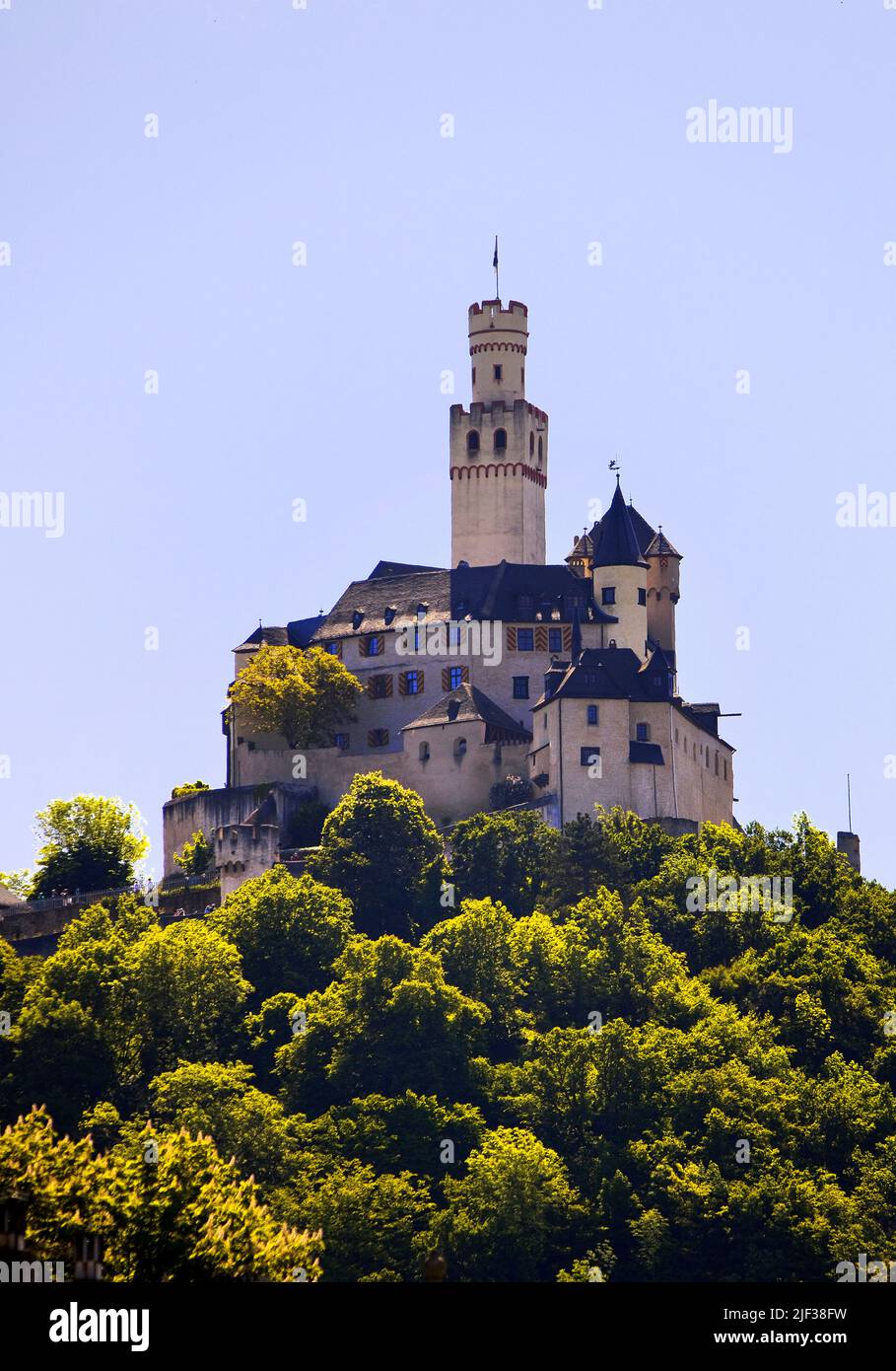 Le château de Marksburg, le seul château médiéval au sommet d'une colline sur le Rhin moyen qui n'a jamais été détruit, Allemagne, Rhénanie-Palatinat, Braubach Banque D'Images