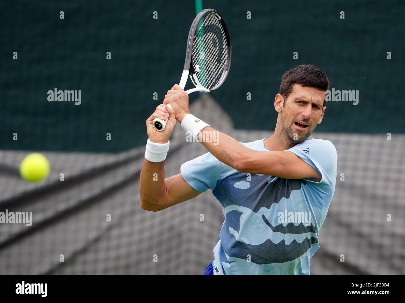 Novak Djokovic lors d'une séance d'entraînement le troisième jour des Championnats de Wimbledon 2022 au All England Lawn tennis and Croquet Club, Wimbledon. Date de la photo: Mercredi 29 juin 2022. Banque D'Images Novak Djokovic lors d'une séance d'entraînement le troisième jour des Championnats de Wimbledon 2022 au All England Lawn tennis and Croquet Club, Wimbledon. Date de la photo: Mercredi 29 juin 2022. Banque D'Images