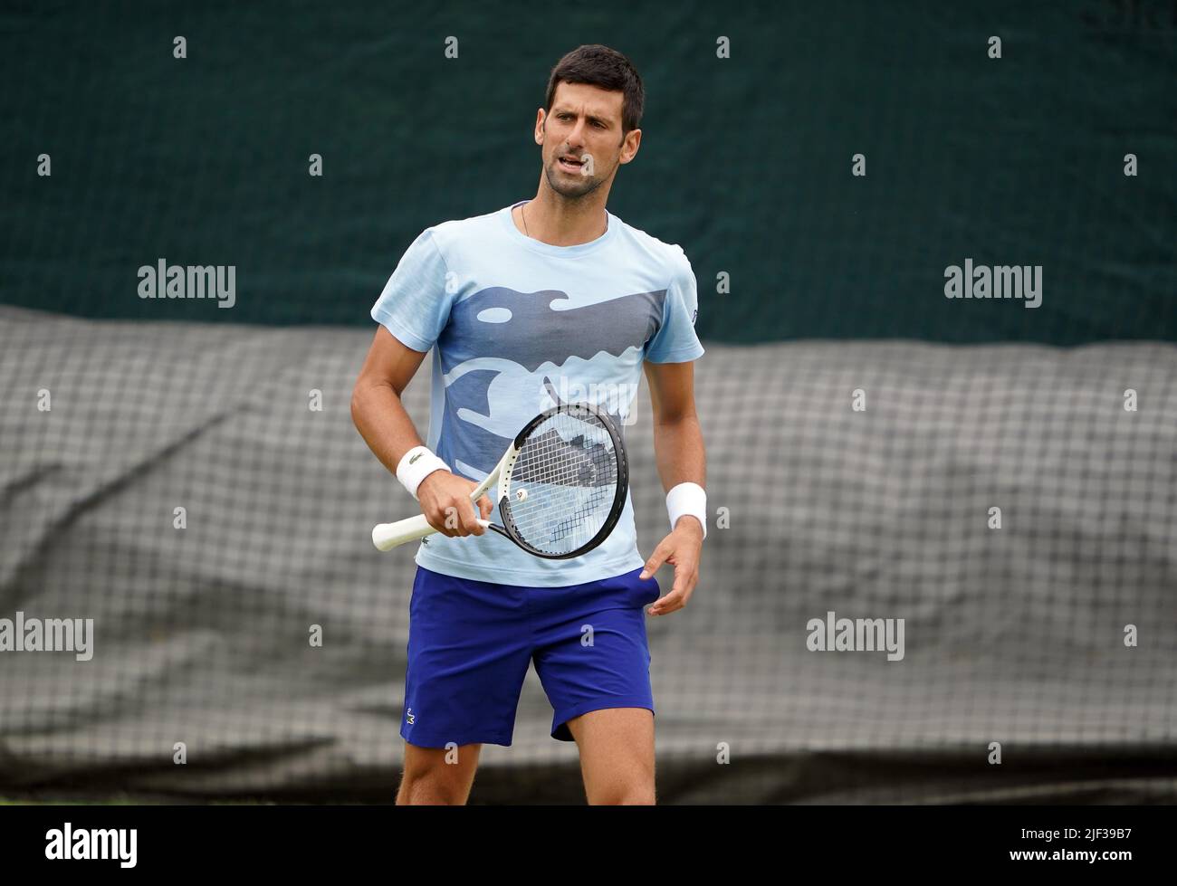 Novak Djokovic lors d'une séance d'entraînement le troisième jour des Championnats de Wimbledon 2022 au All England Lawn tennis and Croquet Club, Wimbledon. Date de la photo: Mercredi 29 juin 2022. Banque D'Images Novak Djokovic lors d'une séance d'entraînement le troisième jour des Championnats de Wimbledon 2022 au All England Lawn tennis and Croquet Club, Wimbledon. Date de la photo: Mercredi 29 juin 2022. Banque D'Images