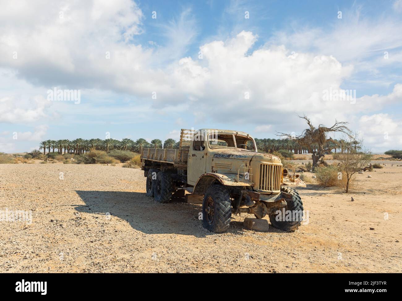 Trophée de l'ancienne voiture soviétique ZIL capturé dans la guerre du désert en Israël Banque D'Images