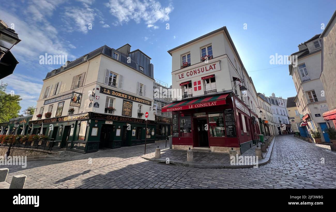 Coin d'une rue étroite en brique à Montmartre Paris France Banque D'Images