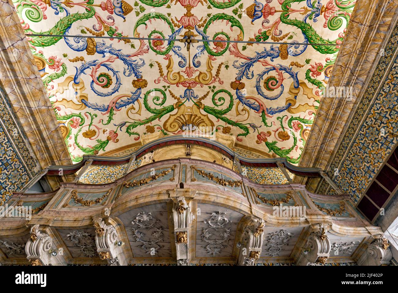 Plafond de la chapelle Saint-Michel de l'Université de Coimbra, Portugal Banque D'Images