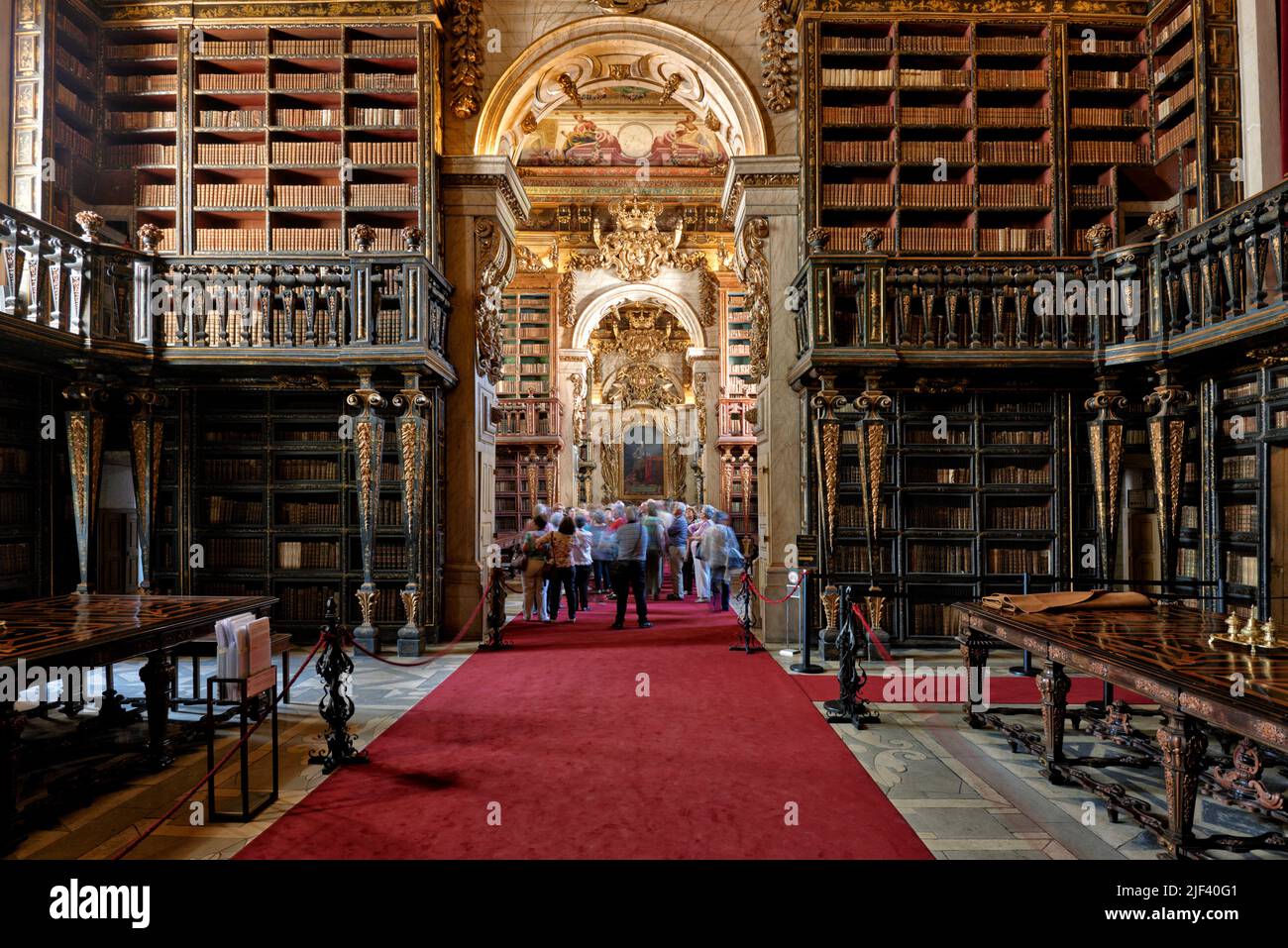 A l'intérieur de la Biblioteca Joanina, Joanine Library à l'Université de Coimbra, Portugal Banque D'Images