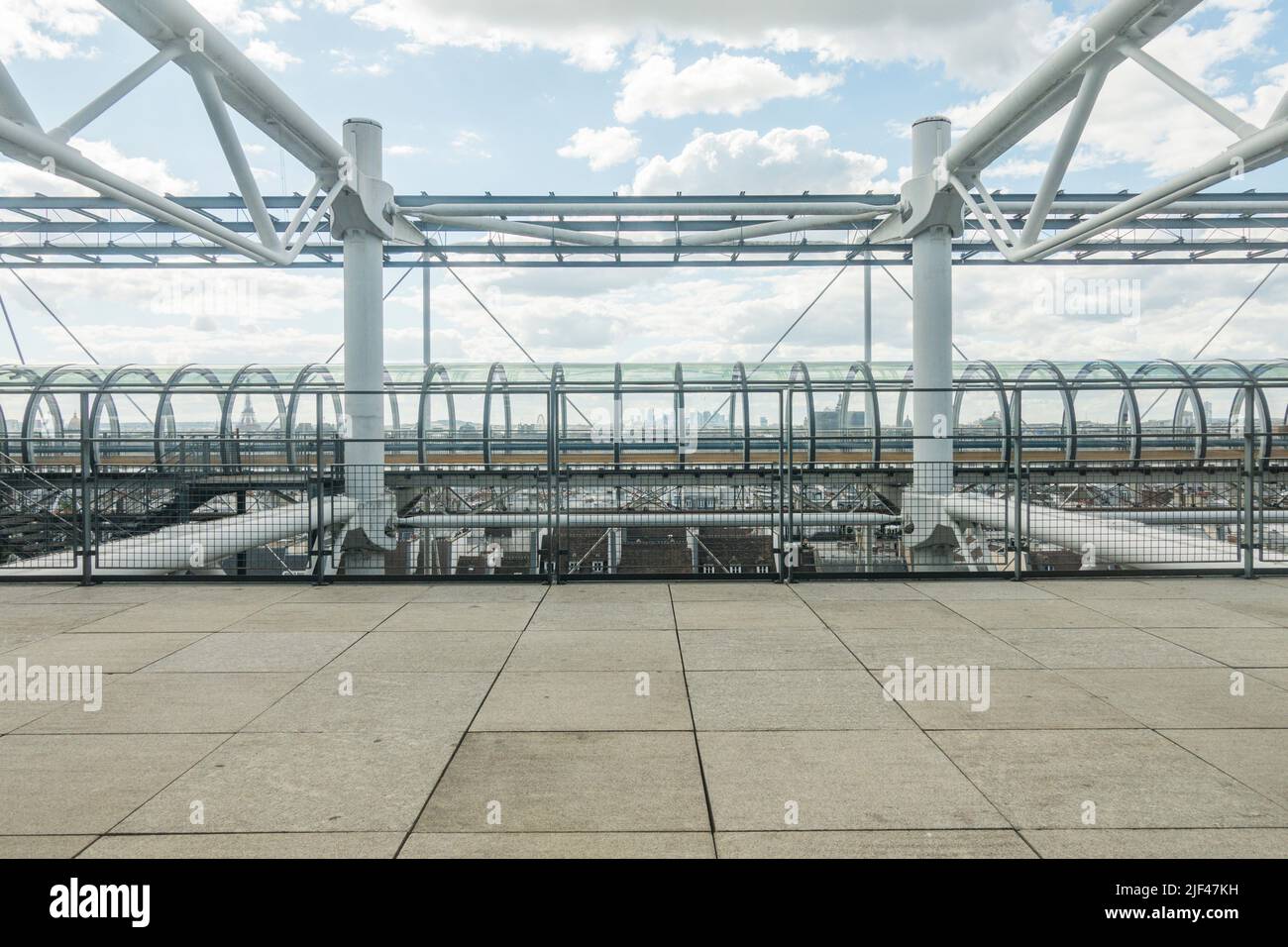 Métro, escaliers du Centre Pompidou Paris, France. Banque D'Images