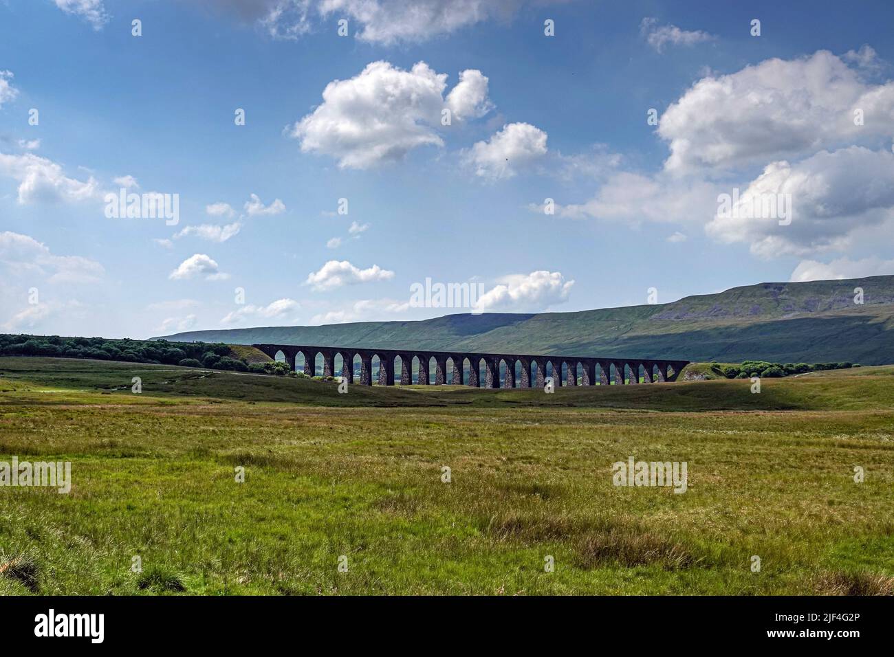 Le célèbre Viaduc de Ribblehead, viaduc, s'installe Carlisle Railway, Yorkshire, Royaume-Uni Banque D'Images