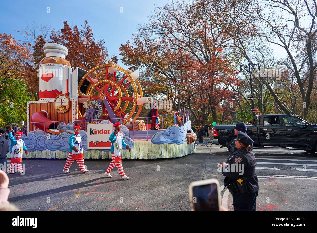 Manhattan, États-Unis - 24. 2021 novembre : la parade Kinder flotte à la parade de Thanksgiving à New York Banque D'Images