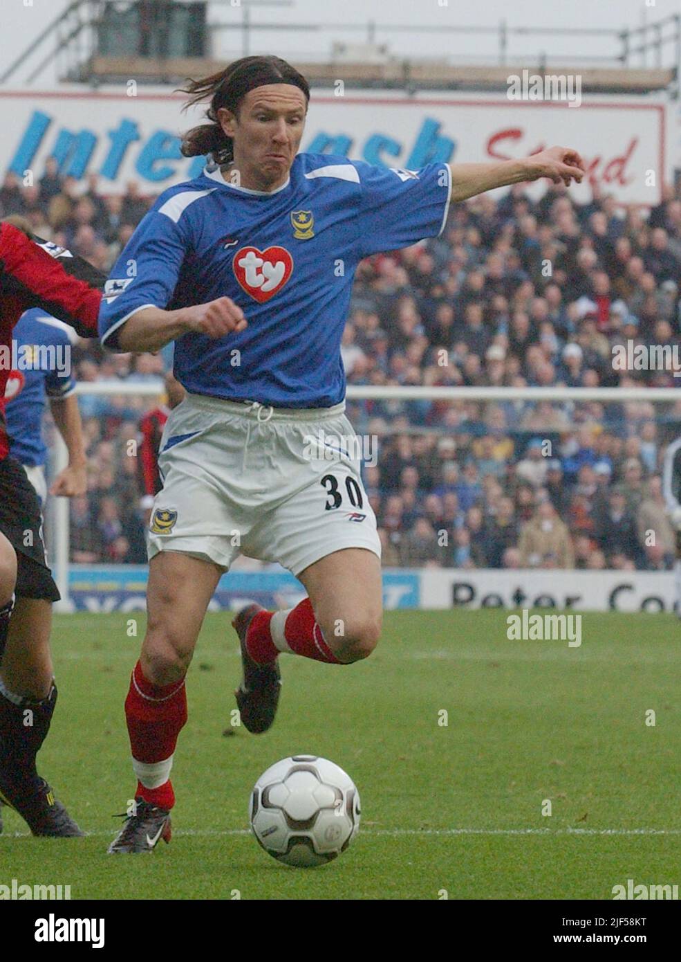 portsmouth / manchester City 10-1-04 ALEXEI SMERTIN PIC MIKE WALKER, 2004 Banque D'Images