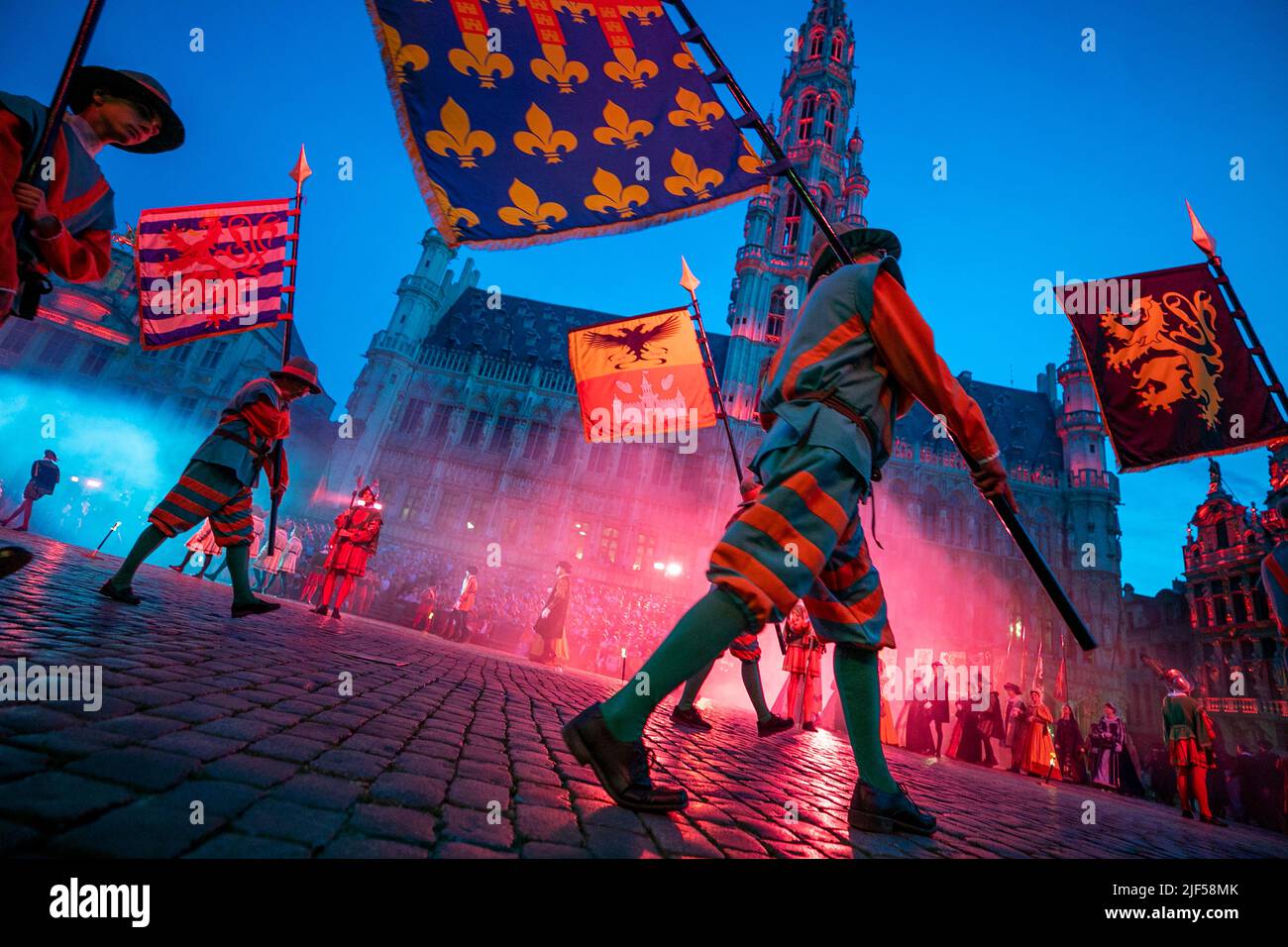 L'illustration montre le défilé historique 'Ommegang Oppidi Bruxellensis' dans le centre-ville de Bruxelles, mercredi 29 juin 2022. Plus de 1400 artistes participeront à une reconstitution historique de l'entrée de Charles le cinquième (Charles Quin - Keizer Karel) à Bruxelles en 1549. BELGA PHOTO HATIM KAGHAT Banque D'Images