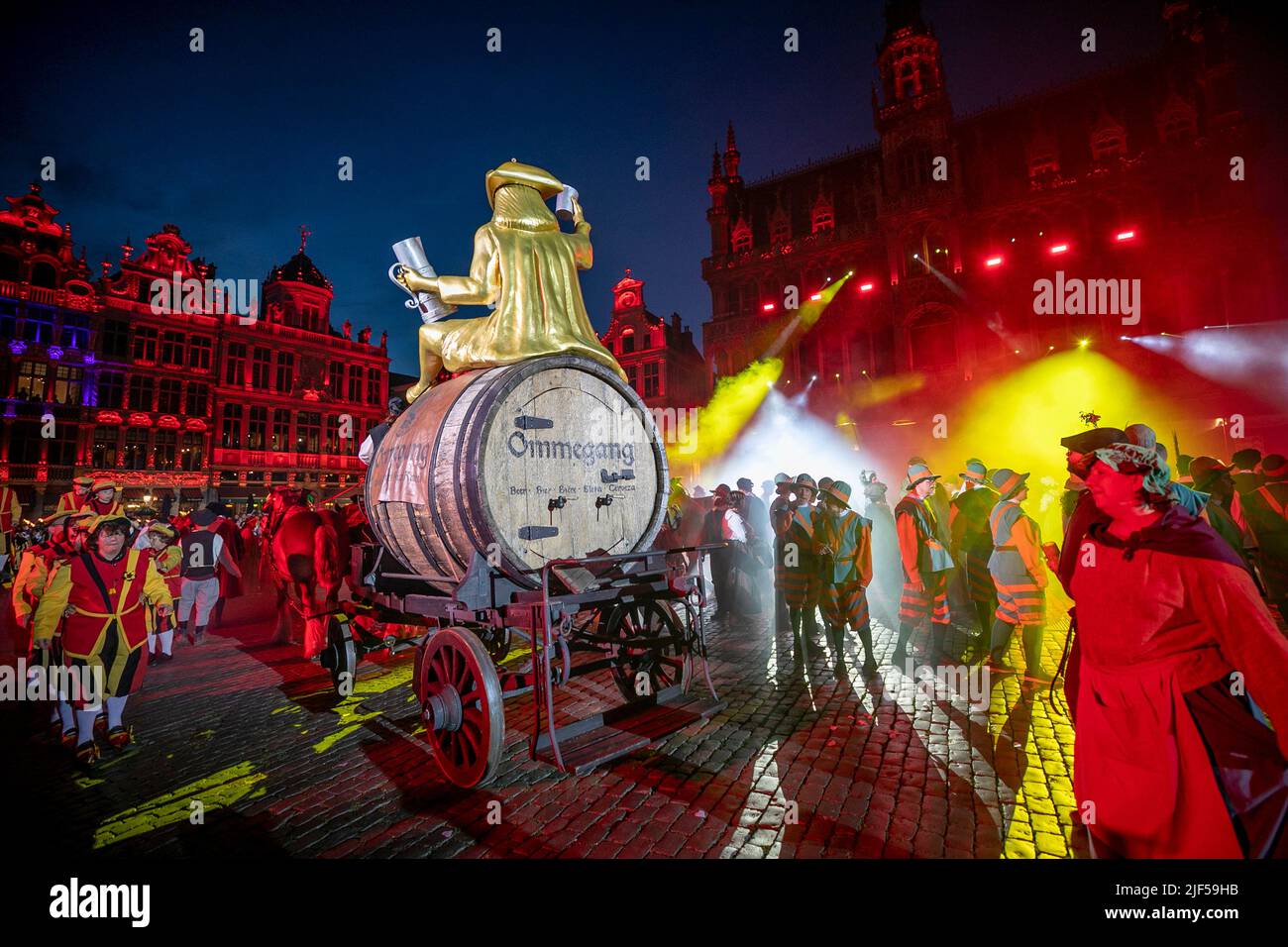 L'illustration montre le défilé historique 'Ommegang Oppidi Bruxellensis' dans le centre-ville de Bruxelles, mercredi 29 juin 2022. Plus de 1400 artistes participeront à une reconstitution historique de l'entrée de Charles le cinquième (Charles Quin - Keizer Karel) à Bruxelles en 1549. BELGA PHOTO HATIM KAGHAT Banque D'Images