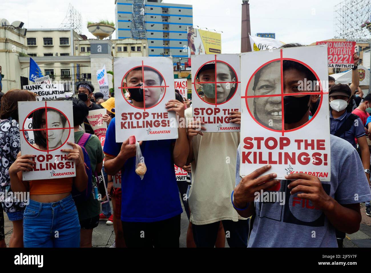 Manille, RCN, Philippines. 30th juin 2022. L'inauguration présidentielle de Ferdinand 'Bong Bong'marcos Jr. A eu lieu aujourd'hui le 30 juin 2022, mais pas sans opposition. Les manifestants contre l'arrivée de l'administration Marco-Duterte se réunissent sur la Plaza Miranda non seulement ils s'opposent à l'arrivée de l'administration, mais ils ont tenu l'administration Duterte d'autres questions et ont rompu des promesses. Le numéro actuel de la hausse des prix, des salaires du travail, de l'éducation, du marquage rouge et de la liberté de la presse. (Image de crédit : © George BUID/ZUMA Press Wire) Banque D'Images