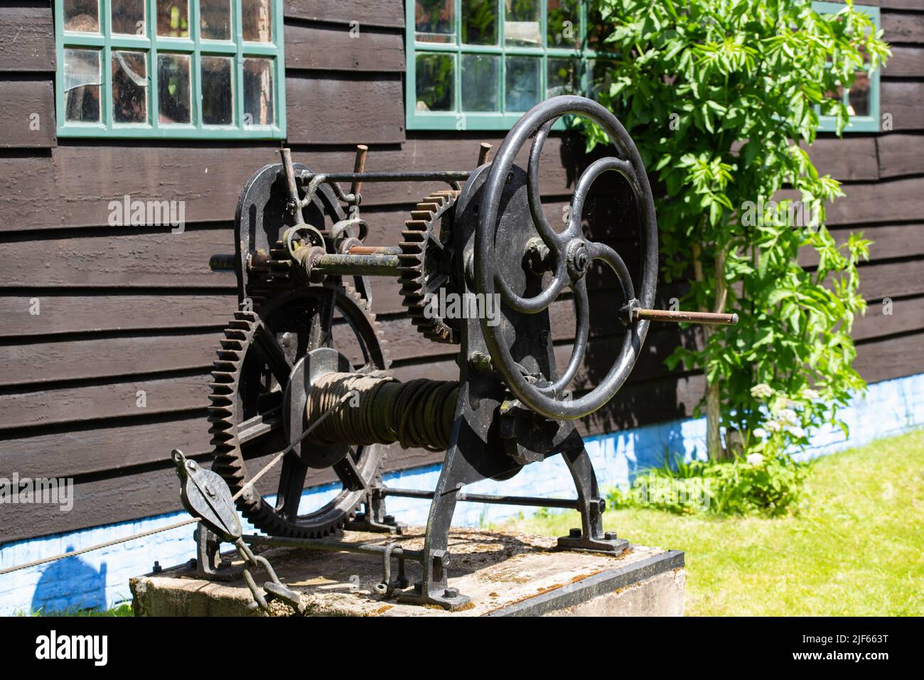 Enkhuizen, pays-Bas. Juin 2022. Gros plan du treuil dans le musée Zuiderzee à Enkhuizen. . Photo de haute qualité Banque D'Images