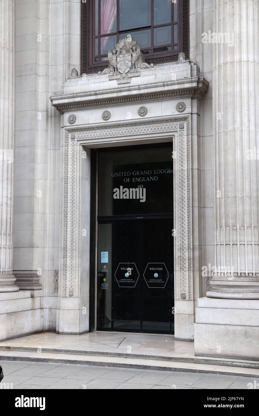 LONDRES, Royaume-Uni - 14 JUILLET 2019 : porte d'United Grand Lodge of England à Londres, Royaume-Uni. United Grand Lodge of England est l'un des plus anciens lodges de Franc-maçonnerie Banque D'Images