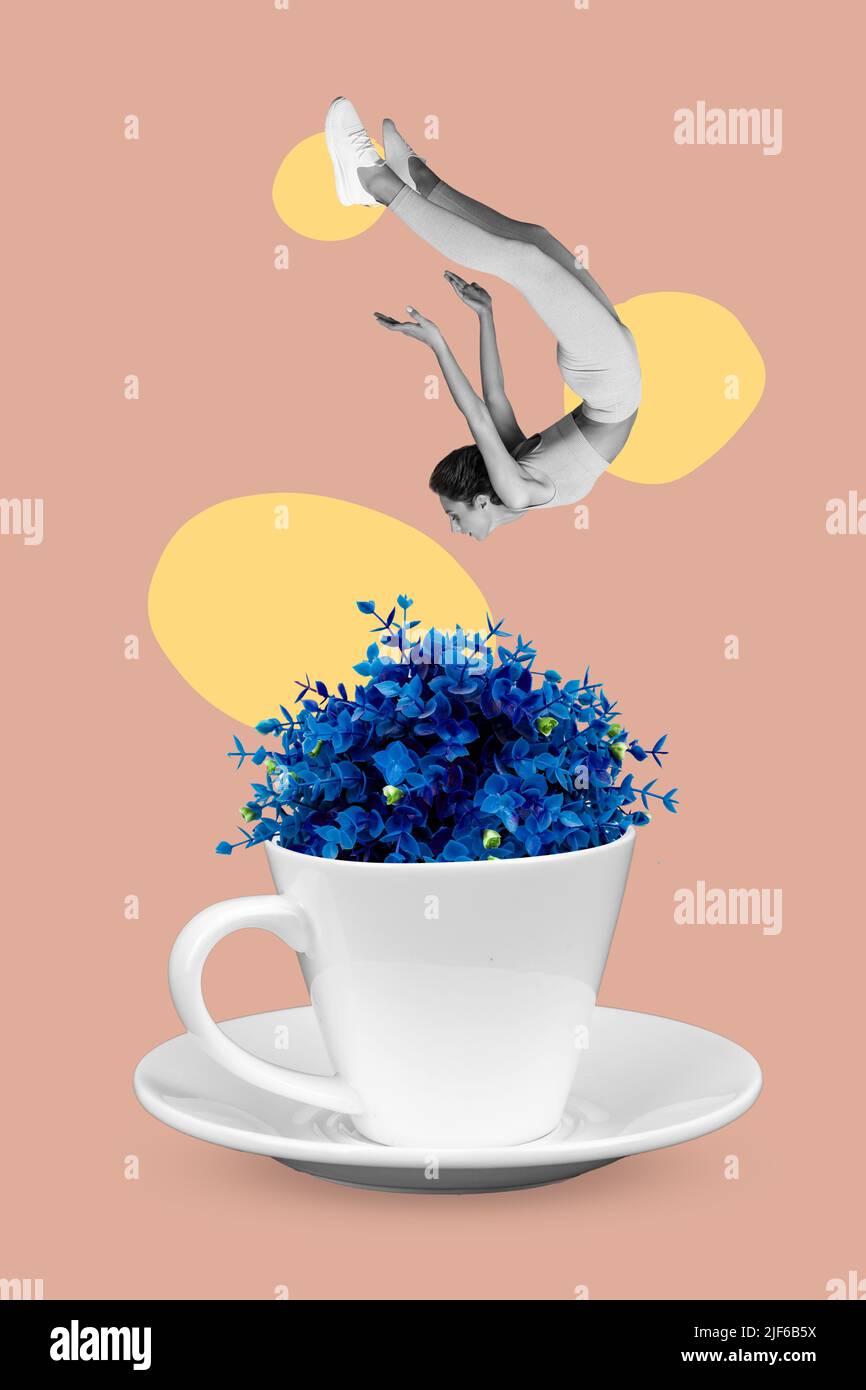 Collage créatif vertical de la jeune fille pacifique noir blanc couleurs automne café tasse fleurs isolées sur le fond de dessin Banque D'Images