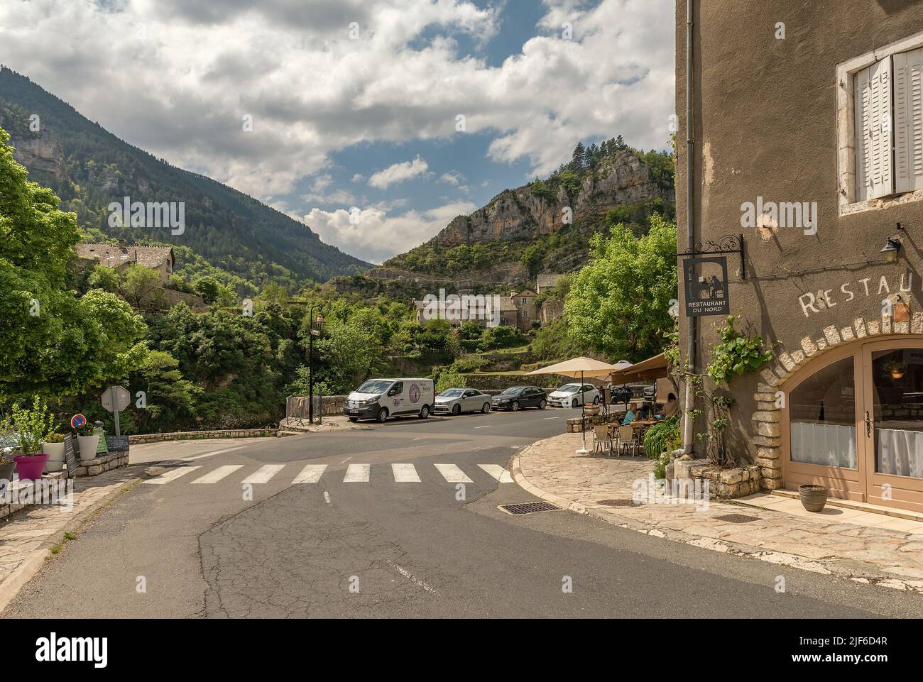 Café et restaurant à Sainte-Enimie, Gorges du Tarn, Occitania, France Banque D'Images