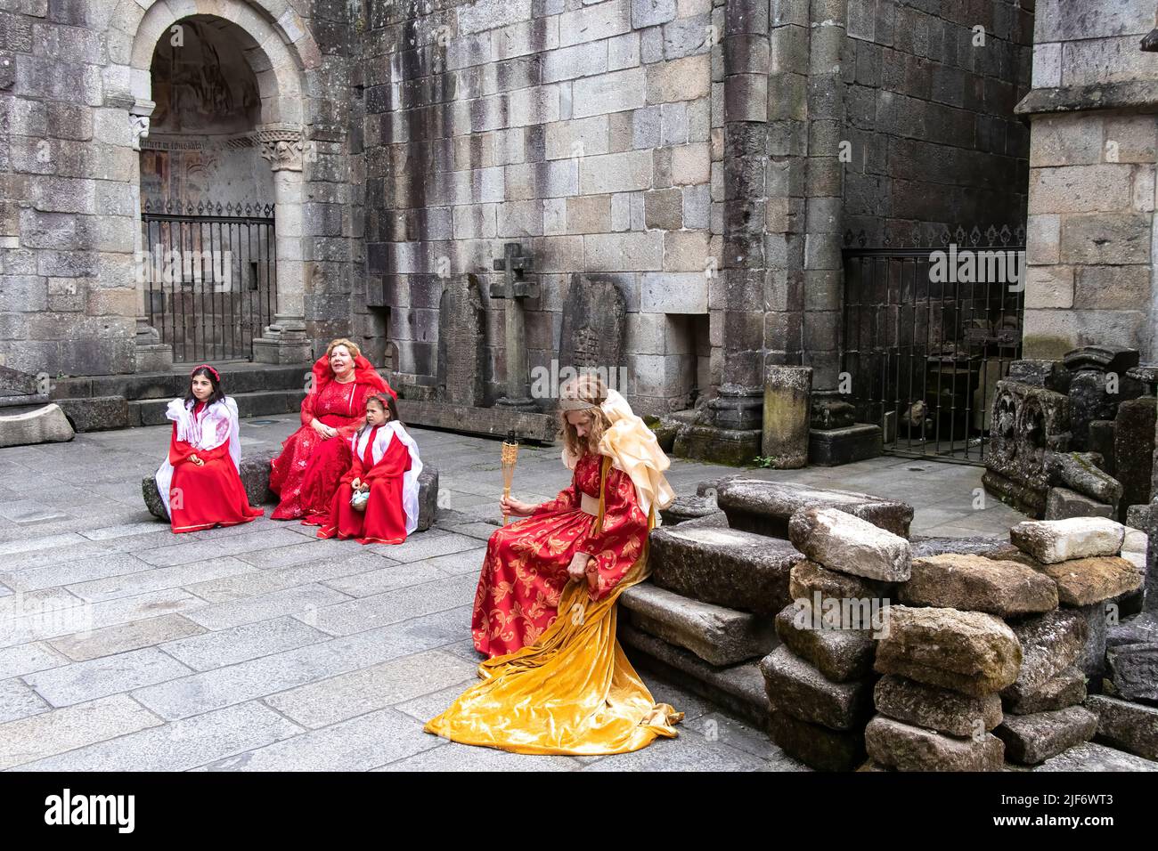 Femmes en costumes traditionnels, fête de Sao Joao, Braga Banque D'Images
