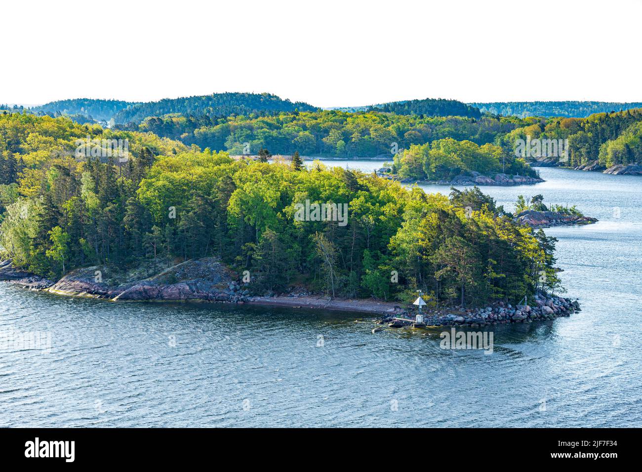 Tôt le matin sur l'une des nombreuses îles de l'archipel de Stockholm - celle-ci Naturhamn Storön, Suède Banque D'Images