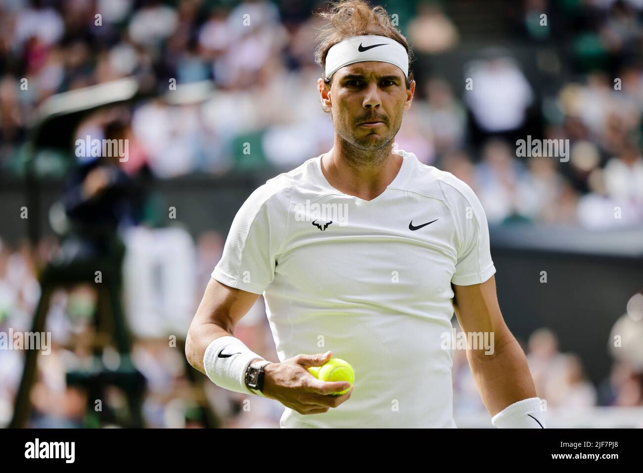 Londres, Royaume-Uni. 30th juin 2022. Tennis : Grand Chelem/WTA Tour/ATP Tour - Wimbledon, hommes célibataires, 2nd tours. Berannis (Lituanie) - Nadal (Espagne). Rafael Nadal est en action. Credit: Frank Molter/dpa/Alay Live News Banque D'Images