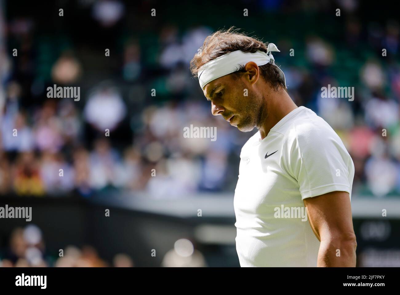 Londres, Royaume-Uni. 30th juin 2022. Tennis : Grand Chelem/WTA Tour/ATP Tour - Wimbledon, hommes célibataires, 2nd tours. Berannis (Lituanie) - Nadal (Espagne). Rafael Nadal est en action. Credit: Frank Molter/dpa/Alay Live News Banque D'Images