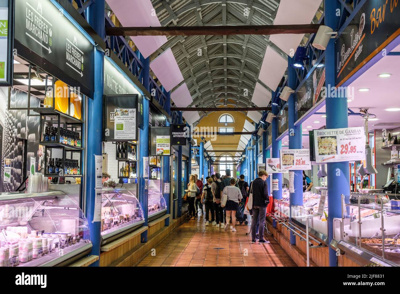 Entre Seille et Moselle la ville de Metz - le marché couvert| entre Seille  et Moselle la ville de Metz - le marché couvert Photo Stock - Alamy