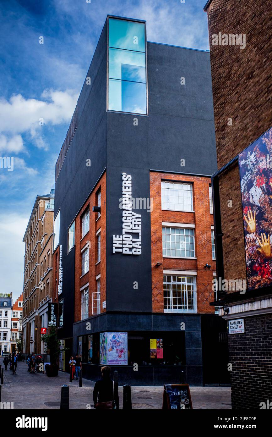 The Photographers Gallery Londres à Ramillies Street Soho Londres. Fondée en 1971, elle a été transférée dans ce bâtiment transformé en 2012. Soho Photography Quarter. Banque D'Images