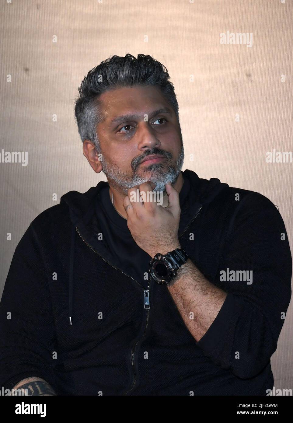 Mohit Suri, réalisateur de Bollywood, est vu lors du lancement de la bande-annonce de son prochain film « Ek villain Returns » à Mumbai. Le film sera sorti en Inde le 29th juillet 2022. (Photo par Ashish Vaishnav / SOPA Images/Sipa USA) Banque D'Images