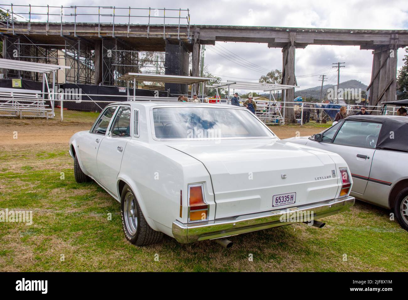 Vue arrière d'une berline australienne Leyland P76. Banque D'Images