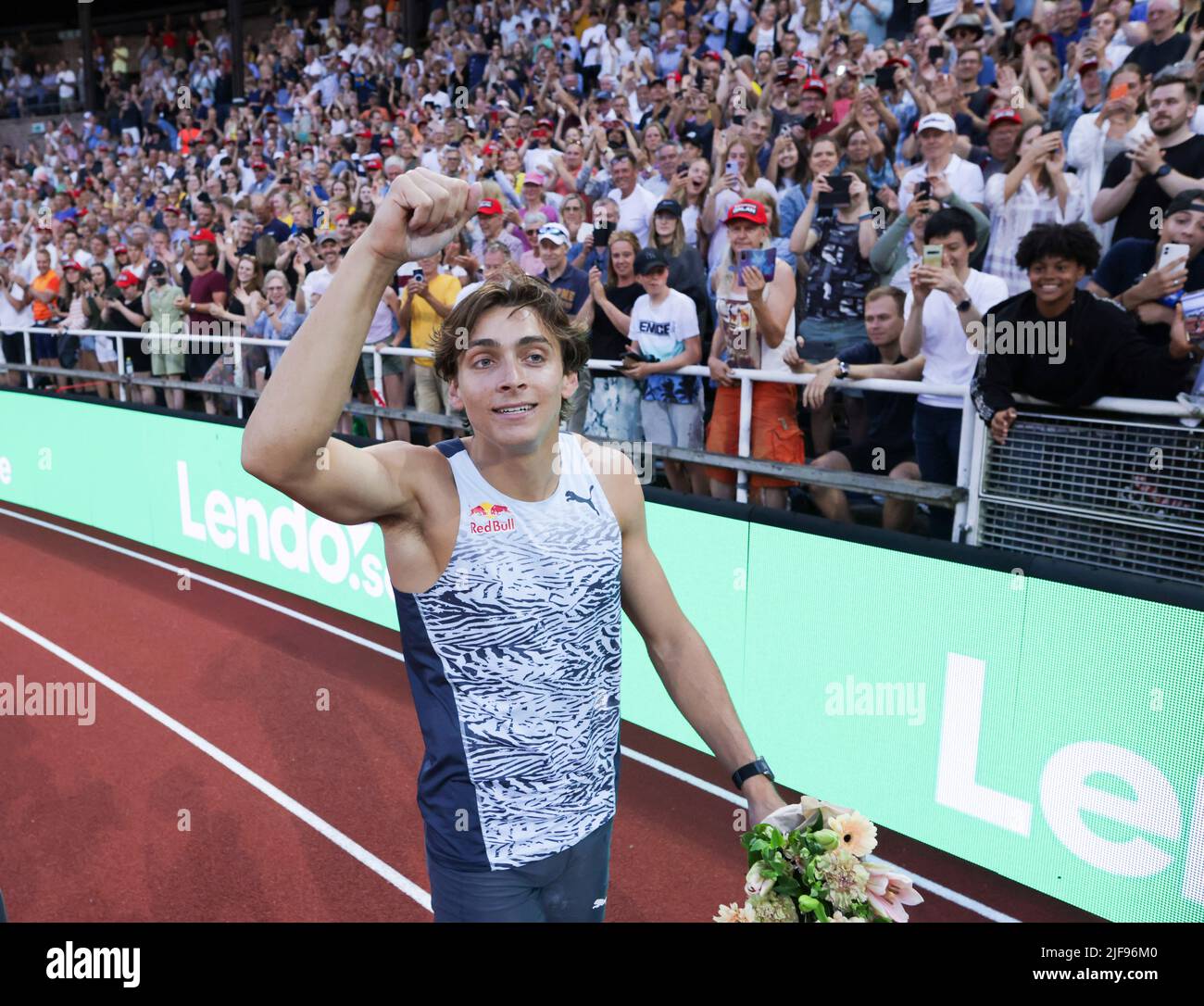 Armand Duplantis brise son grand mât mondial de voûte de 6,16 mètres à