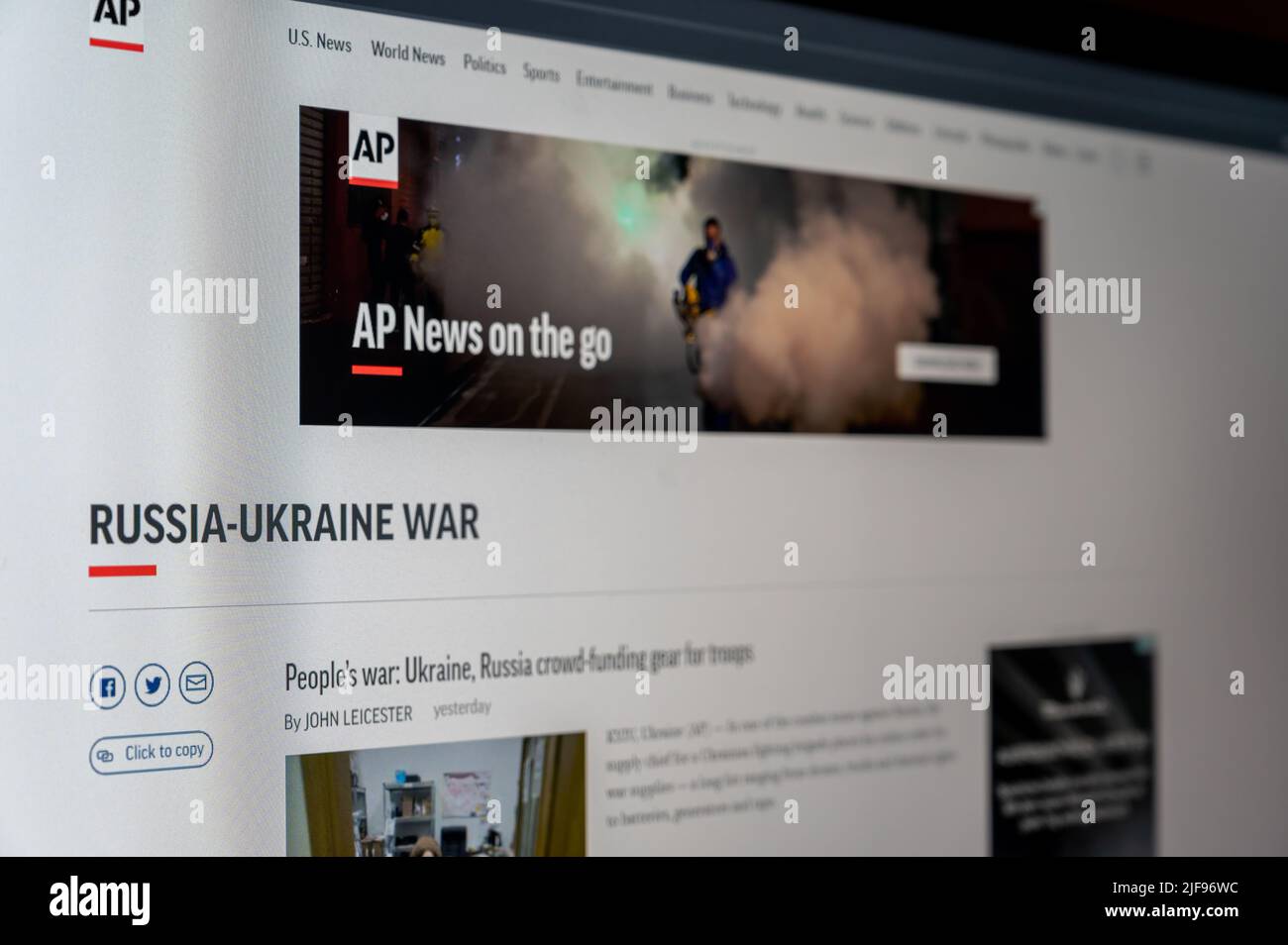 Appuyez sur page Web associée sur l'écran du PC. L'Associated Press est l'une des plus importantes agences de presse et d'information internationales. Le siège social est situé à Banque D'Images