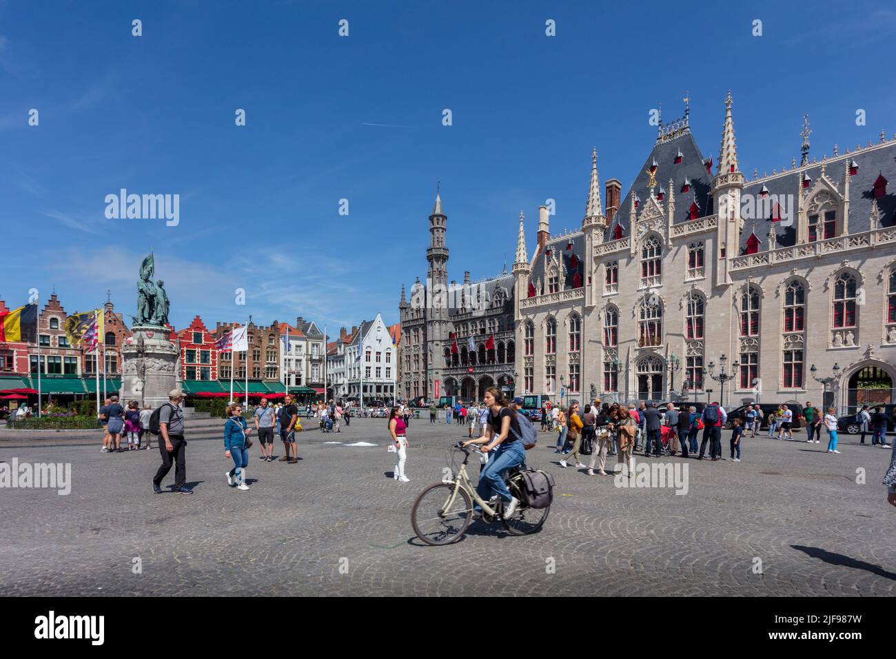 Le bâtiment de la Cour provinciale à la place du marché, Bruges. Belgique. Banque D'Images