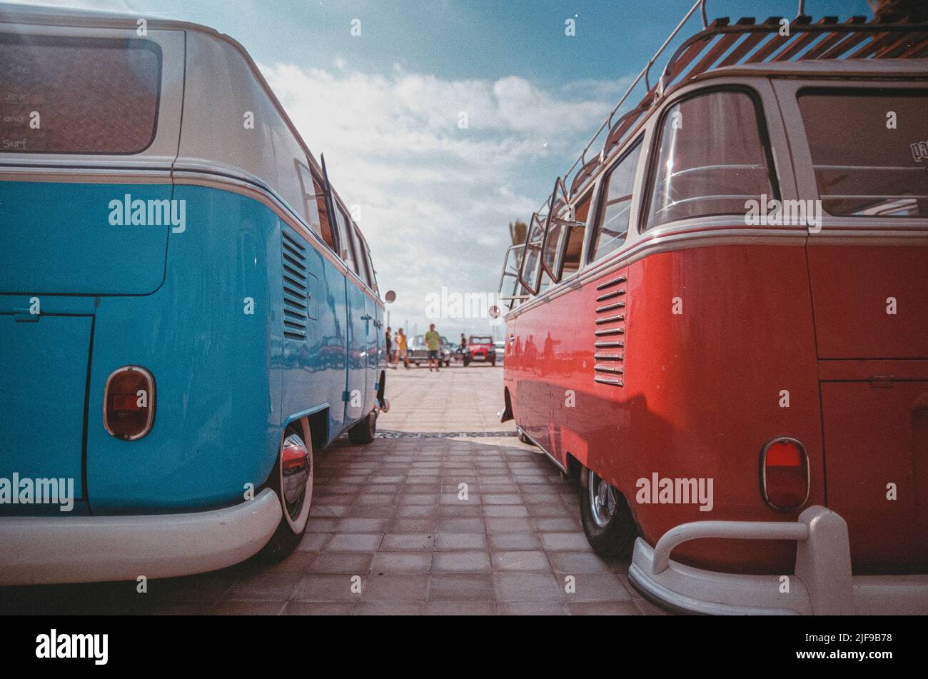 Belle fourgonnette classique dans la rue. Volkswagen T1 Banque D'Images