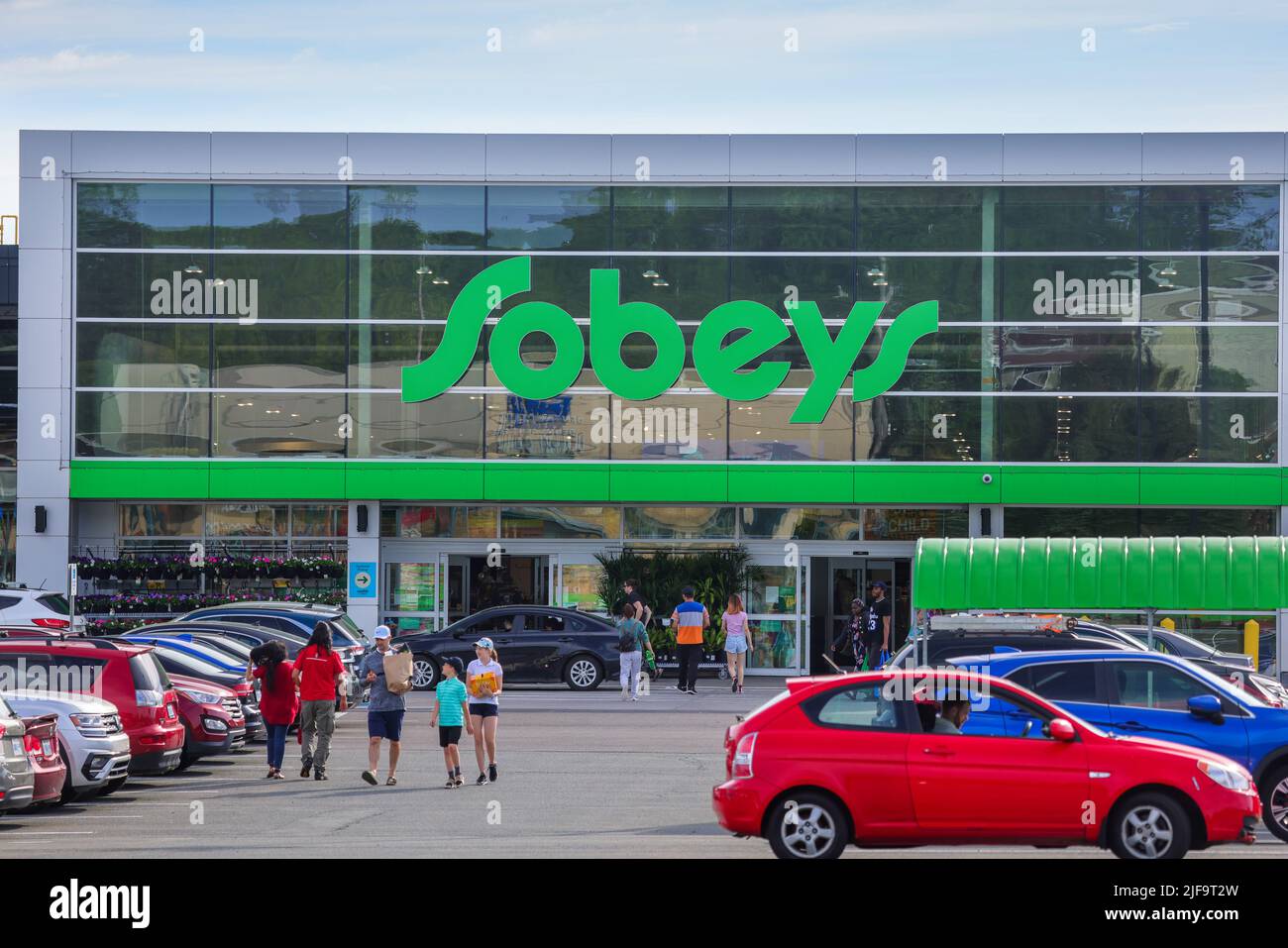 BOUTIQUE SOBEYS. Sobeys Inc. Est la deuxième plus grande chaîne de supermarchés au Canada et offre des produits alimentaires, des articles ménagers et des aliments surgelés. HALIFAX, CANADA - JUIN 2022 Banque D'Images